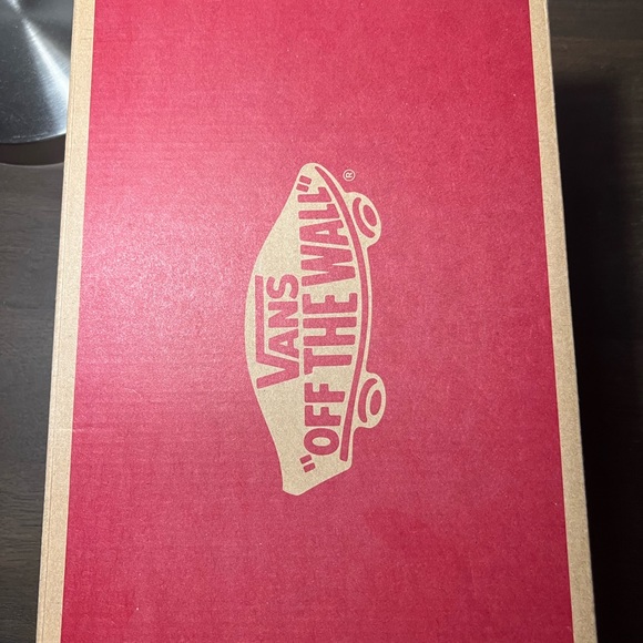 New Mens size 8 or women’s size 9.5
Vans™ MTE is back with SK8-Hi MTE 2.0 DX - Picture 2 of 8